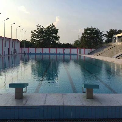 柳州市广西科技大学鹿山学院游泳池